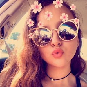 Meet your Posher, Tobi